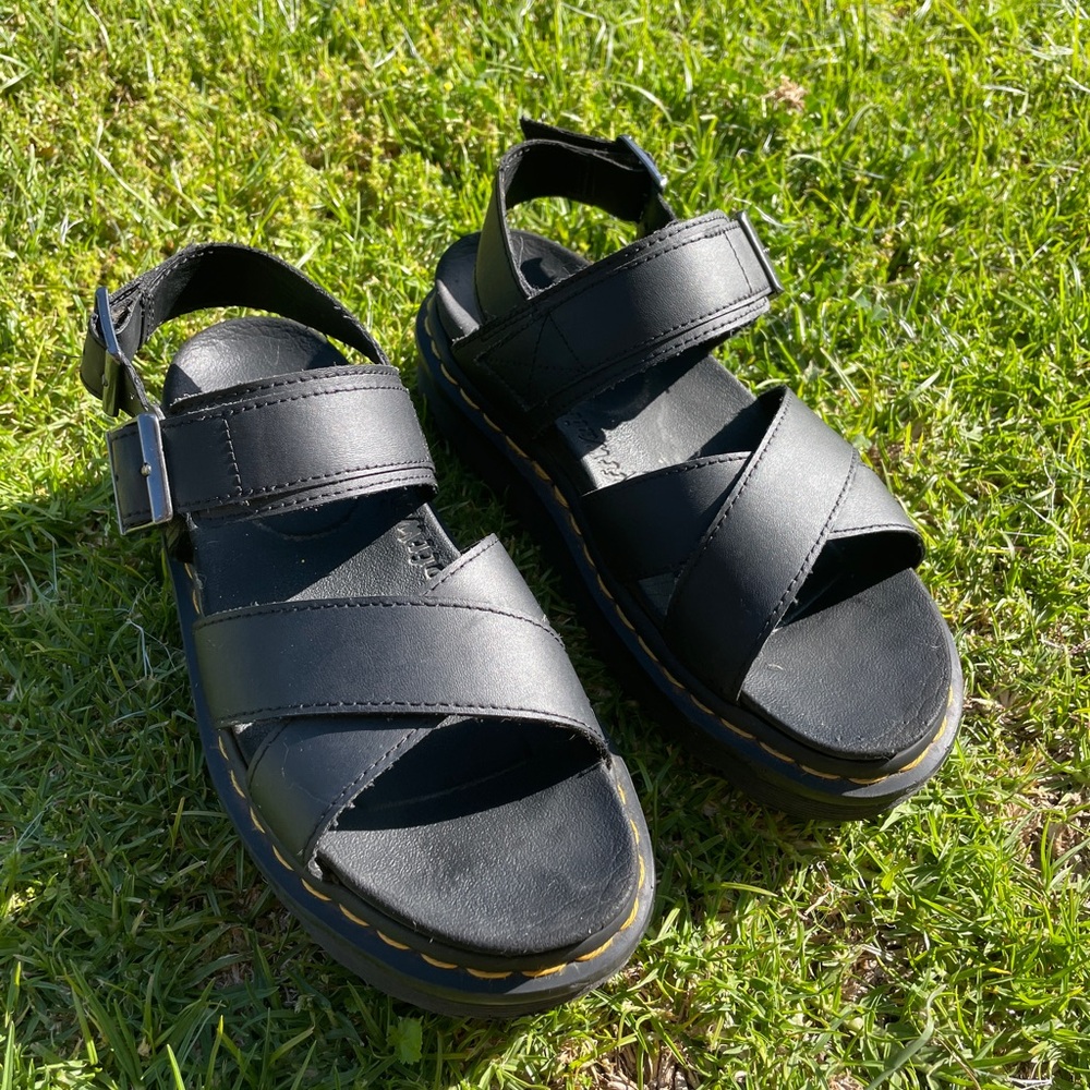 Dr. Martens Voss II sandals